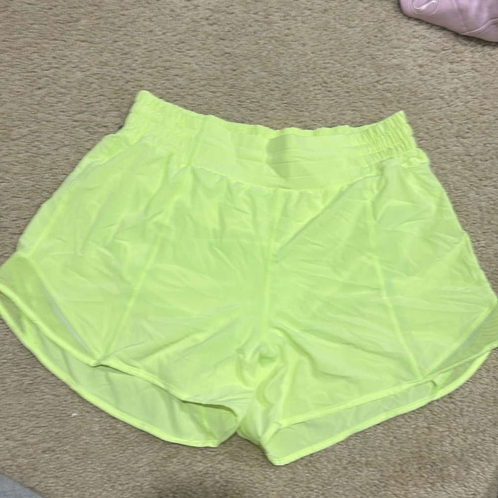 Lulu lemon hotty hot short high rise 4” length!
